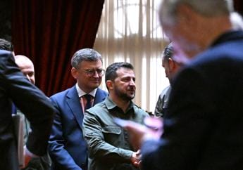 Ucraina, Zelensky agli Usa: “Se non riceviamo aiuti perderemo guerra”