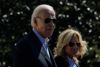 Usa, moglie di Biden positiva al Covid. Il presidente no