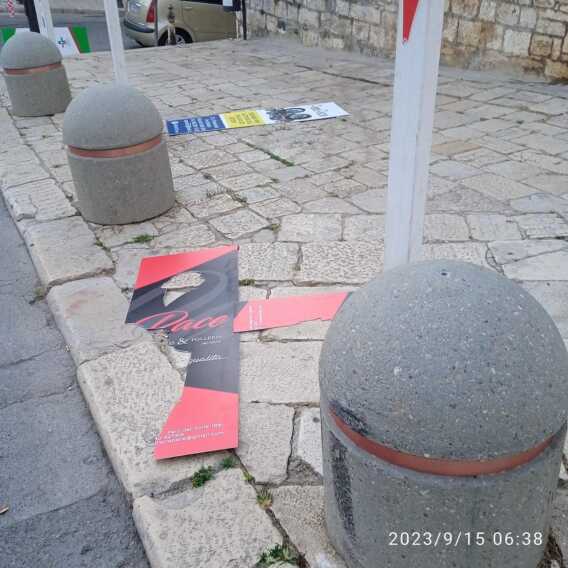 Festa patronale a Palo del Colle, vandali in azione: distrutti i pannelli pubblicitari