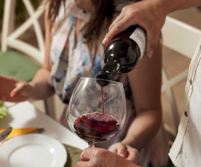 L’export del vino pugliese cresce solo del 3%, Coldiretti Puglia: «Più costi per il vetro»