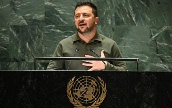 Zelensky all’Onu: “Russia colpevole di genocidio”