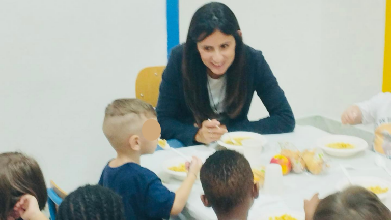 Bari, avviato da questa mattina il servizio pasti della Ladisa Ristorazione nelle scuole del Comune