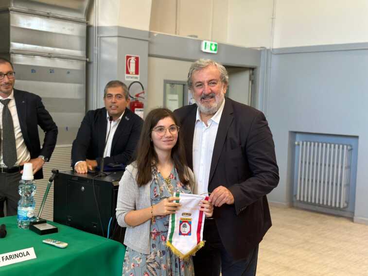 Galleria foto 'Giochi della Chimica, Emiliano incontra gli studenti pugliesi: «Punto di riferimento per il futuro» – VIDEO' - foto 7