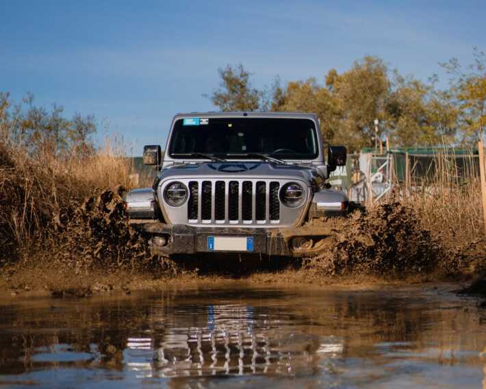 Jeep alla Fiera Internazionale del Fuoristrada con la gamma 4xe