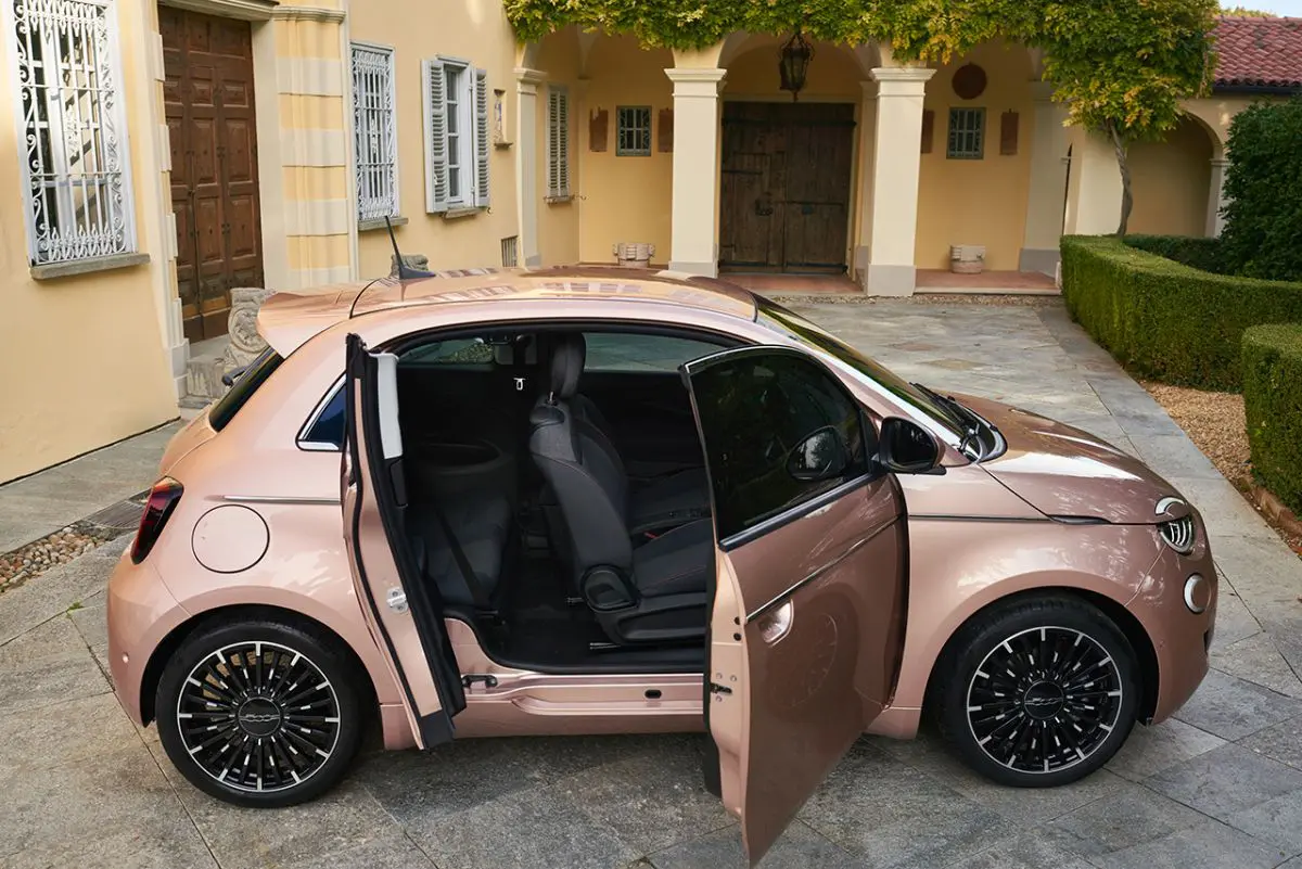 Nuova Fiat 500 elettrica ancora più conveniente
