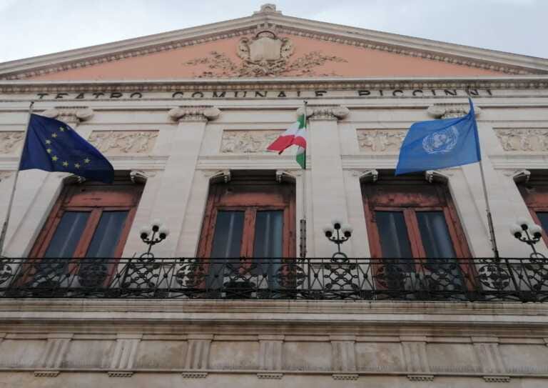 Bari, la bandiera dell’Onu a Palazzo di città per la Giornata delle Nazioni unite