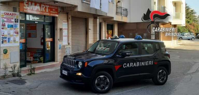 Ceglie Messapica, con un coltello da cucina rapina un supermercato: arrestato 38enne