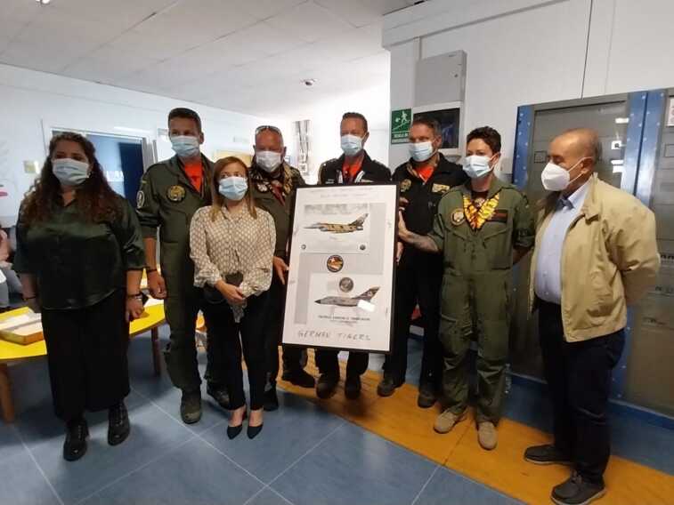 Galleria foto 'Le “tigri” tedesche in visita ai piccoli pazienti dell’oncologico di Taranto: donati 3mila euro' - foto 2