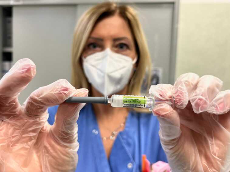 Influenza stagionale e Covid: via alla campagna vaccinale in tutta la Puglia – VIDEO