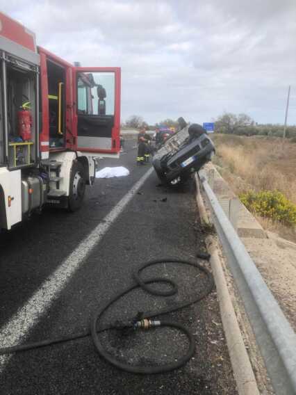 Galleria foto 'Tragico incidente sulla Lecce-Maglie: muore un 22enne, grave la compagna incinta' - foto 4