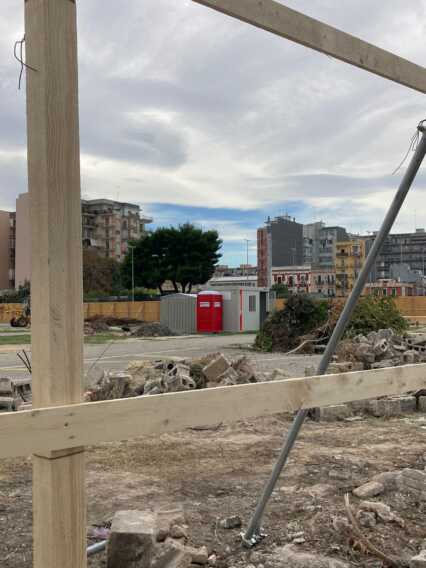 Galleria foto 'Bosco verticale, via ai lavori del palazzo firmato dall’archistar Boeri a Bari' - foto 1