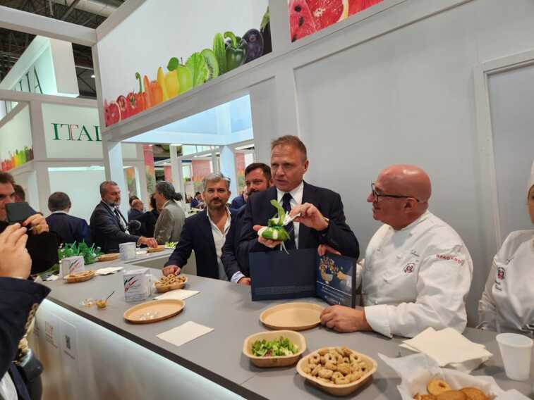 La burrata di Andria conquista Madrid: la “regina” dei formaggi freschi tra i più buoni al mondo