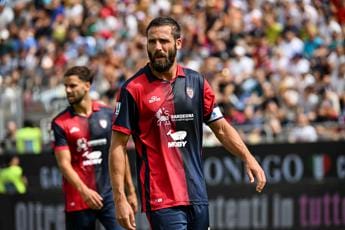 Galleria foto 'Cagliari-Frosinone 4-3, Pavoletti firma rimonta super: prima vittoria per Ranieri' - foto 1