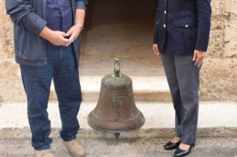 Manduria, ritrovata in una borsa abbandonata la campana rubata da una chiesa