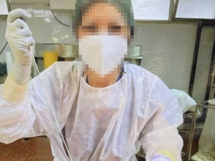 Brindisi, foto sui social mentre ricuce un cadavere: sospesa per 6 mesi l’operatrice sanitaria