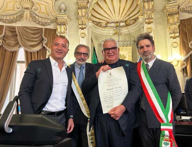 Galleria foto 'Da lavapiatti a “cuore” del Lecce: Pantaleo Corvino cittadino onorario del capoluogo salentino' - foto 1