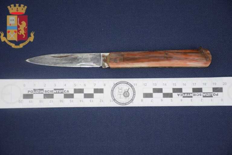 Dopo l’incidente del figlio minaccia un passante con un coltello: denunciato 64enne a Lecce