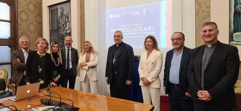 Bari, Comune e Diocesi firmano il decalogo dell’accoglienza: un patto per rafforzare il sistema degli aiuti