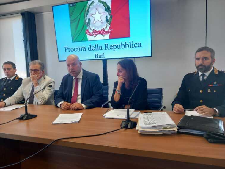 Estorsioni ad Andria: vittime un agente di Polizia locale e un’intera famiglia. Arrestati i vertici del clan Pesce