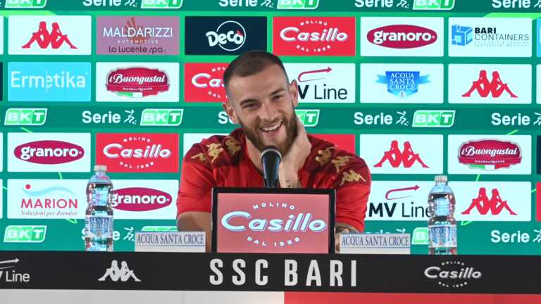 Vicari e il gol che ha riportato il Bari al successo: «Sono strafelice. Ora continuità di risultati»