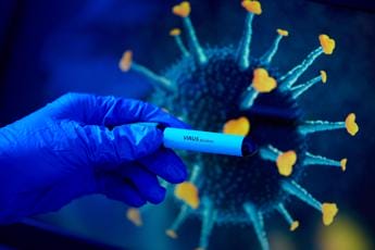 Covid, arriva nuova variante HV.1: diffusione in crescita in Usa