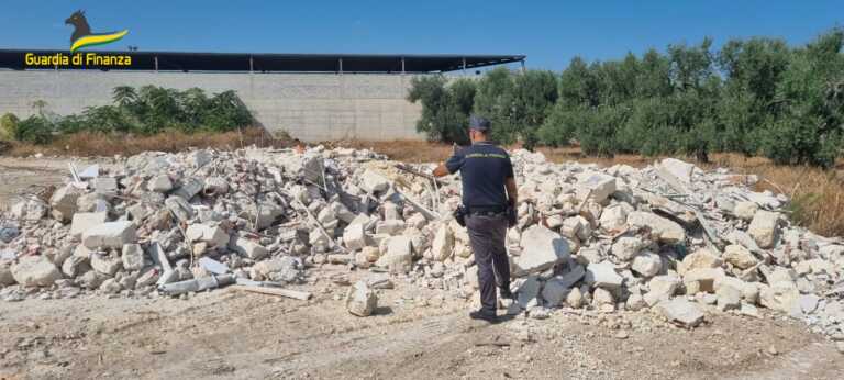 Rifiuti edilizi nelle campagne di Andria: sequestrata una discarica abusiva, 2 denunce – VIDEO