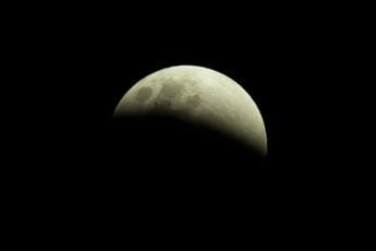 Galleria foto 'Eclissi parziale di luna sabato 28 ottobre, a che ora e come vederla' - foto 1