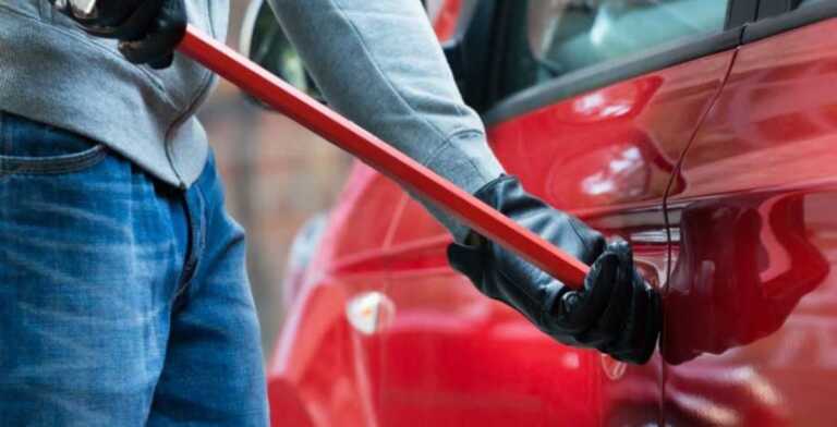 Furti d’auto e associazione mafiosa: così Bari sale ai primi posti per reati. Ma calano le denunce