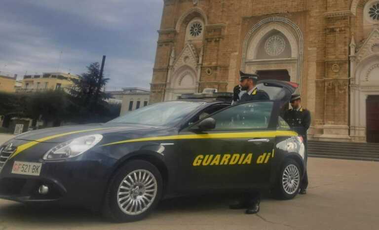 Cerignola, percettore di reddito di cittadinanza gestiva un centro estetico completamente abusivo