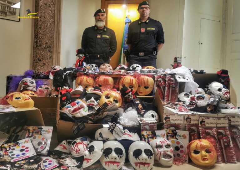 Cerignola, in un negozio 2mila prodotti per Halloween pericolosi: segnalato il titolare