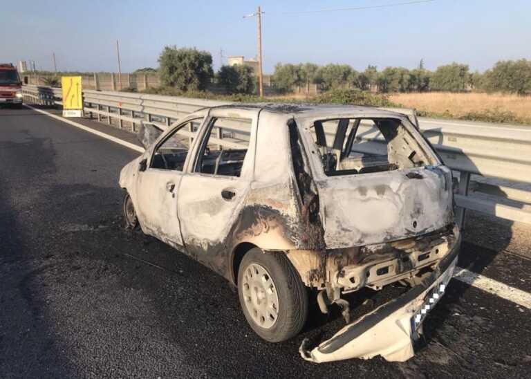 L’auto prende fuoco sulla statale 170 tra Andria e Barletta: il conducente accosta e si mette in salvo
