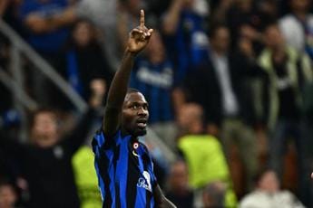 Galleria foto 'Inter-Roma 1-0, gol di Thuram: Inzaghi batte Mourinho e torna primo' - foto 1