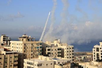 Israele, due aerei militari con a bordo 200 italiani in arrivo a Pratica di Mare
