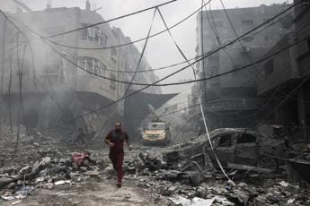 Israele-Gaza, bombardata scuola a Khan Younis: “Almeno 4 morti”
