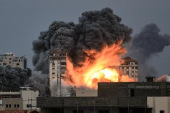 Israele, raid a Gaza: bombardati numerosi obiettivi Hamas