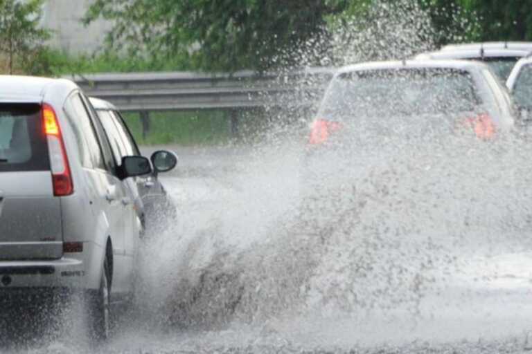 Maltempo, rischio pioggia sulla Puglia centro settentrionale: allerta gialla della Protezione civile