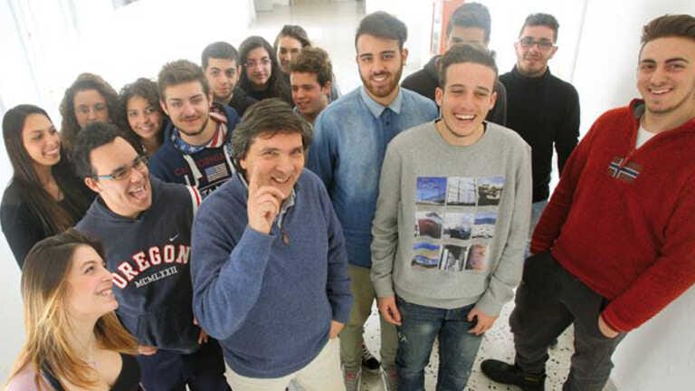 Il prof Manni in finale ai Gess Education Awards: «Insegno anche a sbagliare»