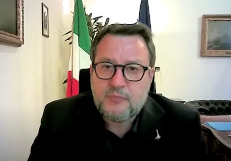 Un ponte nel deserto