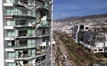 Messico, uragano Otis devasta Acapulco