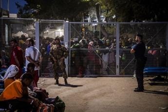 Galleria foto 'Migranti a Lampedusa, raffica di sbarchi: arrivati in 500' - foto 1