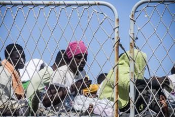 Migranti, Italia-Germania: c’è ipotesi compromesso