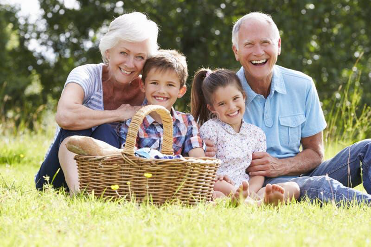 In crisi la nuova generazione di Nonni: tra impegni e nipoti a tempo pieno domani è Festa