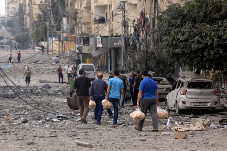 Bari, studenti in piazza a sostegno del popolo palestinese: è polemica