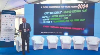 Galleria foto 'Porto Palermo quarto in Italia e decimo nel bacino del Mediterraneo per numero crocieristi' - foto 1