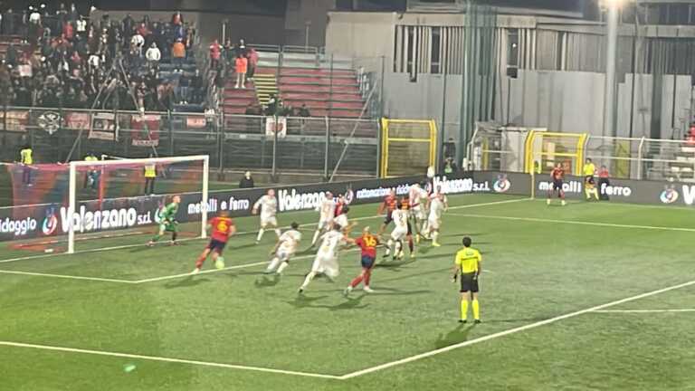 Il Potenza rimonta 2 gol alla Turris ma la beffa arriva in pieno recupero