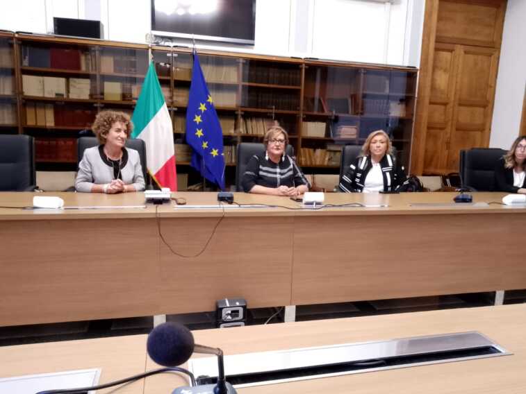 Taranto, la prefetta Paola Dessì si presenta: «Tanti problemi complessi. Sono qui per ascoltare»