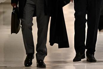 Si finge avvocato e vince 26 cause legali senza laurea: arrestato