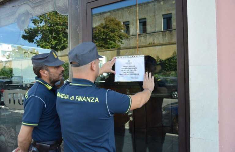 Tra alcolici e spillatori di birra era nascosta la droga: chiuso un pub a Casarano