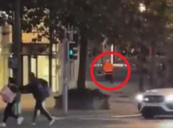Sparatoria in centro a Bruxelles, 2 morti: “Attentatore ha gridato Allah Akbar”