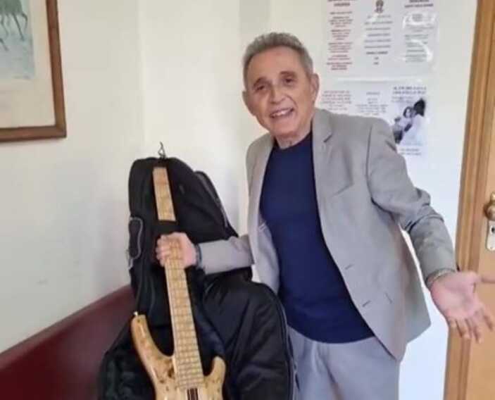 Ascoli Satriano, ritrovato il basso dei Collage rubato a Candela: «Ancora non ci credo» – VIDEO